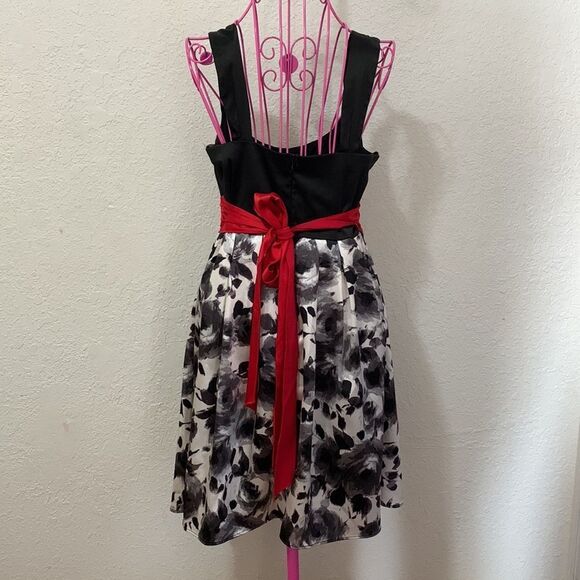 City Triangles dress size 7 - Picture 4 of 16